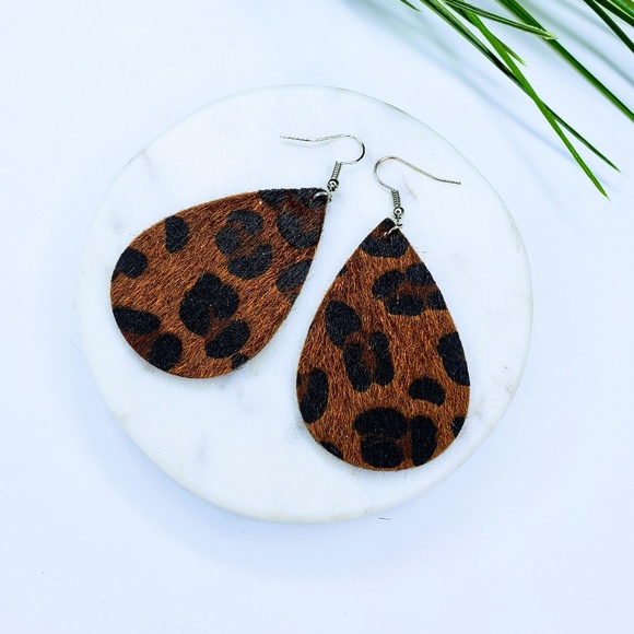 5 for $25 Textured Leopard Print Leaf Earrings - Picture 2 of 6